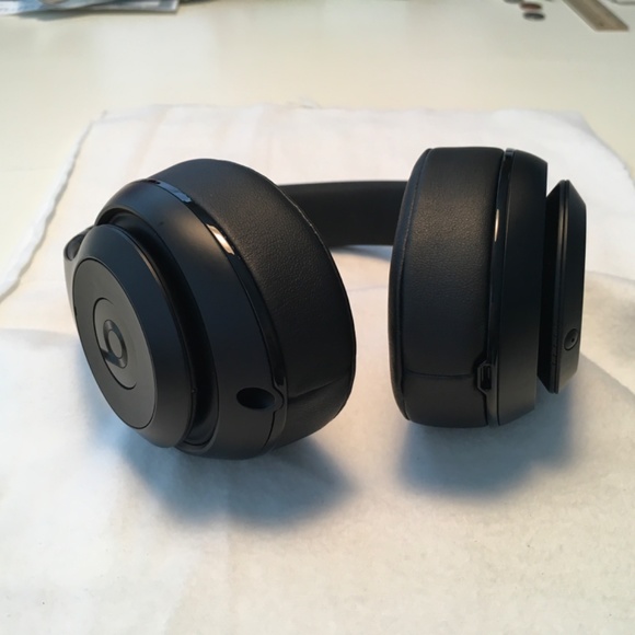 BEATS by DRE Wireless Studio2 Headphones Model B0501 Black - Picture 5 of 9